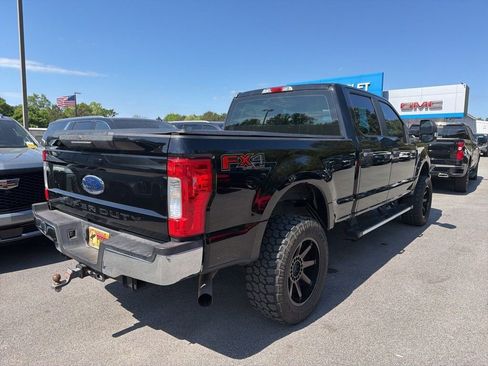 Used 2018 Ford F250 XL w/ STX Appearance Package image 11