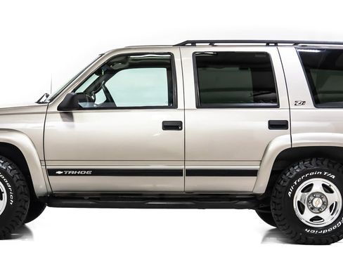 Used 2000 Chevrolet Tahoe Z71 w/ Comfort & Security Pkg image 7