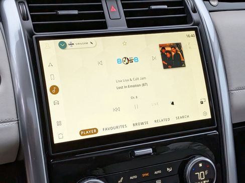 Used 2024 Land Rover Discovery S image 20