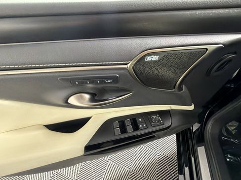 Used 2022 Lexus ES 300h 300h Luxury image 15