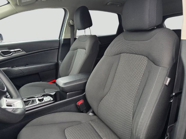 Used 2024 Kia Sportage LX AWD/4WD image 19