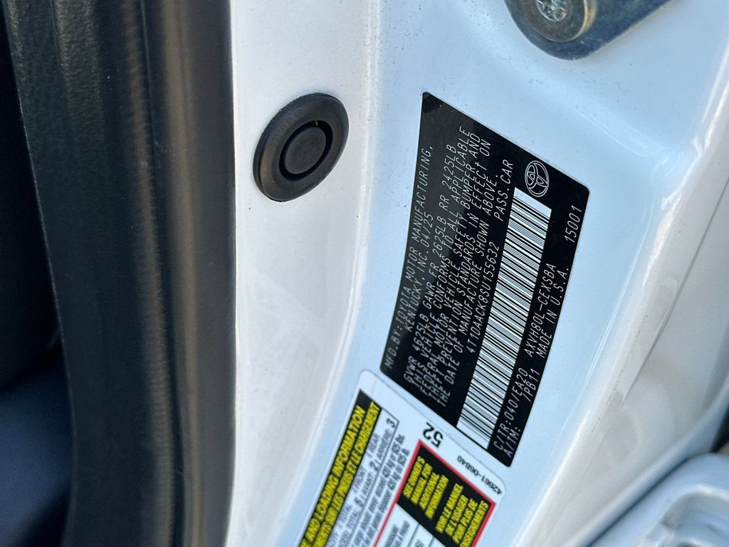 Used 2025 Toyota Camry SE FWD image 26