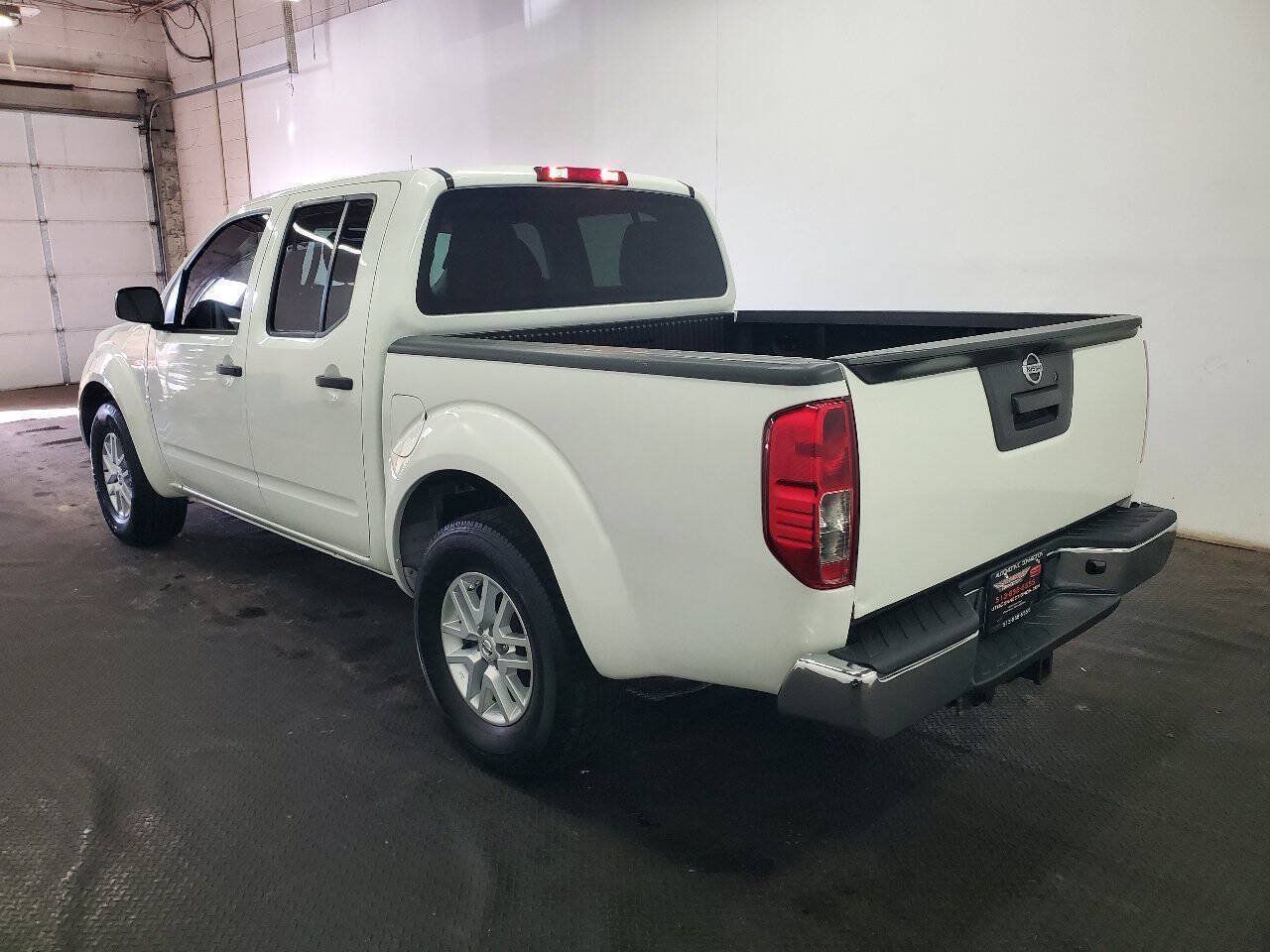 Used 2019 Nissan Frontier SV RWD image 5