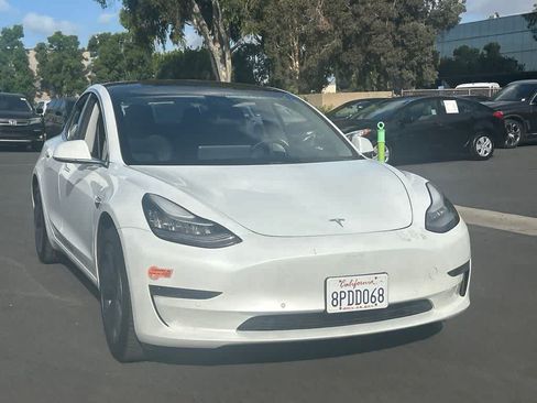 Used 2020 Tesla Model 3 Standard Range Plus RWD image 4