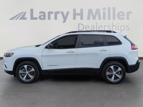Certified 2022 Jeep Cherokee Limited image 2