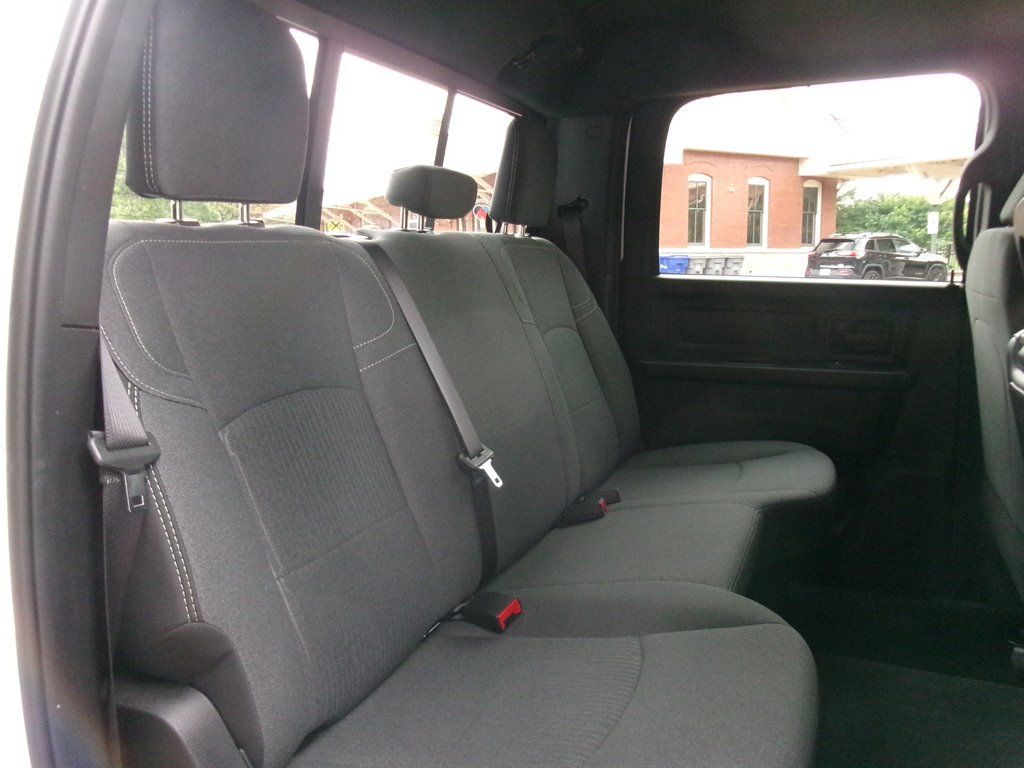 Used 2024 RAM 2500 Tradesman w/ Chrome Appearance Group AWD/4WD image 33