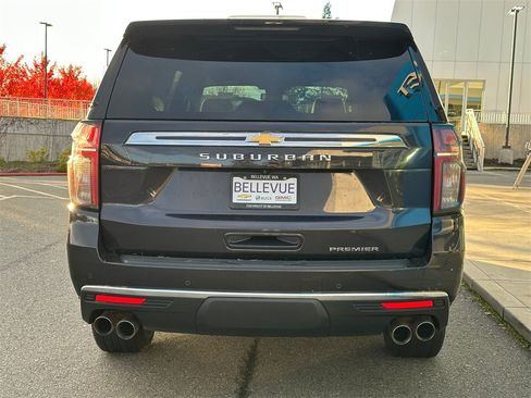 Used 2024 Chevrolet Suburban Premier image 4