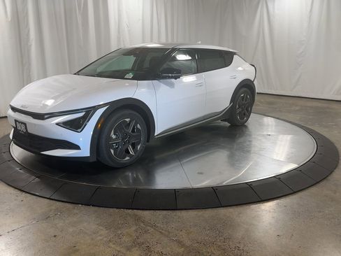 New 2025 Kia EV6 Light image 6