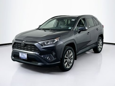 Used 2021 Toyota RAV4 XLE Premium image 1