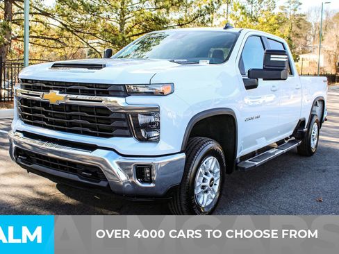 Used 2025 Chevrolet Silverado 2500 LT w/ Convenience Package AWD/4WD image 2