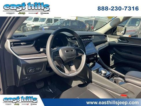 Certified 2023 Jeep Grand Cherokee Limited image 24