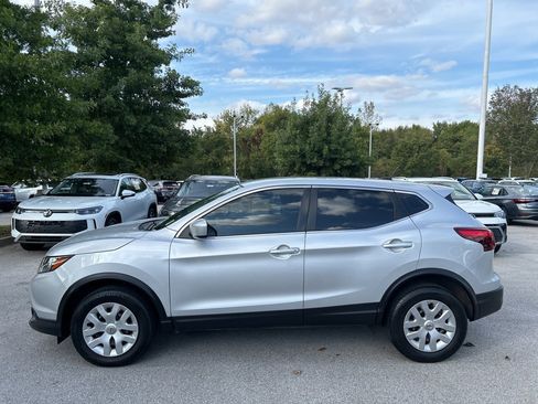 Used 2019 Nissan Rogue Sport S image 6