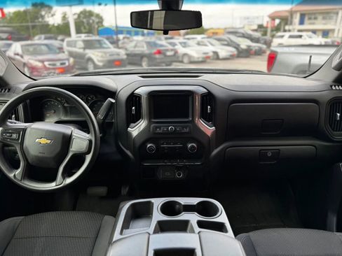 Used 2020 Chevrolet Silverado 1500 Custom w/ Custom Value Package RWD image 13