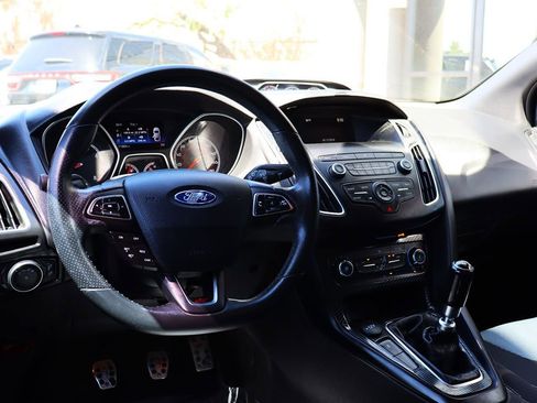 Used 2018 Ford Focus ST FWD image 35