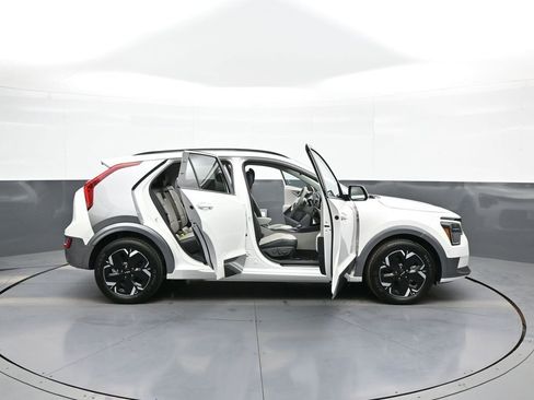 New 2025 Kia Niro Wave w/ Wave Preserve Package image 43