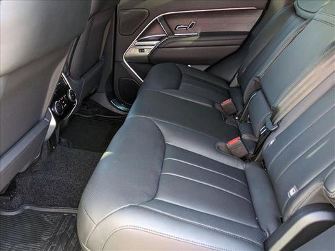 New 2025 Land Rover Range Rover SE image 17