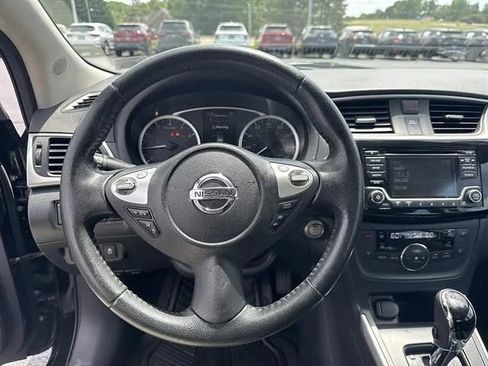 Used 2018 Nissan Sentra SV FWD image 9