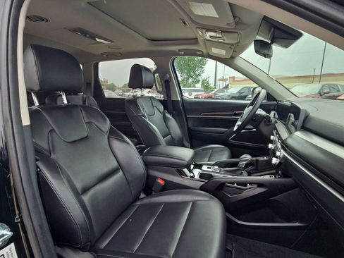 Used 2025 Kia Telluride S FWD image 28