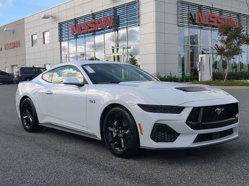 Used 2025 Ford Mustang GT image 2