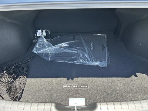 New 2026 Hyundai Elantra SE FWD image 13