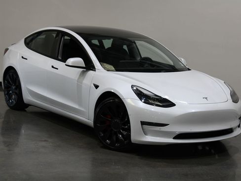 Used 2020 Tesla Model 3 Performance image 2