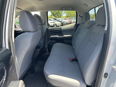 Used 2021 Toyota Tacoma SR5 RWD image 15