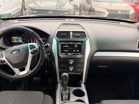 Used 2012 Ford Explorer XLT image 16