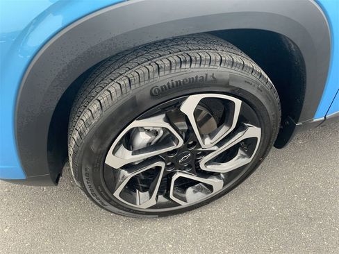 Used 2025 Chevrolet Trax RS w/ Driver Confidence Package image 10