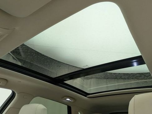 Certified 2024 Cadillac XT5 Premium Luxury w/ LPO, Floor Liner Package AWD/4WD image 19