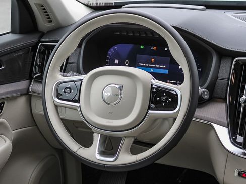 New 2026 Volvo XC90 T8 Ultra w/ Protection Package Premier AWD/4WD image 18