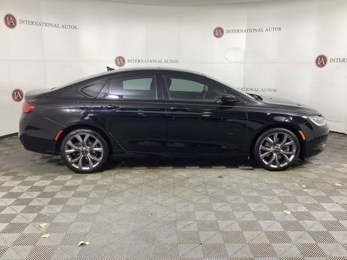 Used 2016 Chrysler 200 S w/ Comfort Group image 4