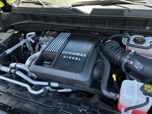Used 2025 Chevrolet Silverado 1500 High Country w/ High Country Premium Package AWD/4WD image 18