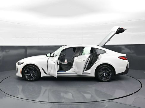 New 2026 BMW i4 eDrive40 w/ Premium Package RWD image 36