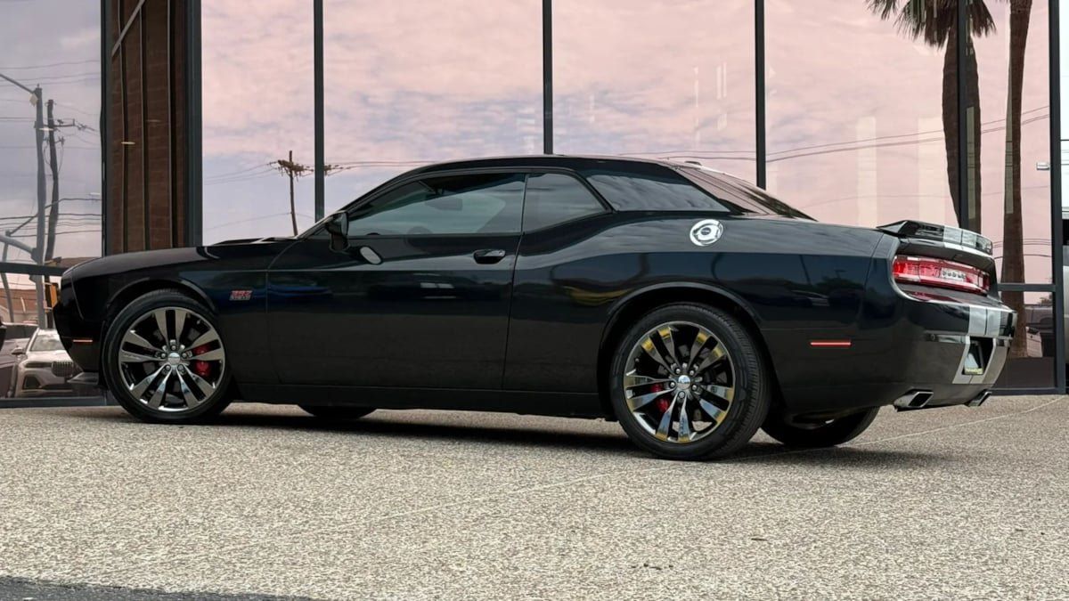 Used 2013 Dodge Challenger SRT8 w/ Harman Kardon Audio Group RWD image 6