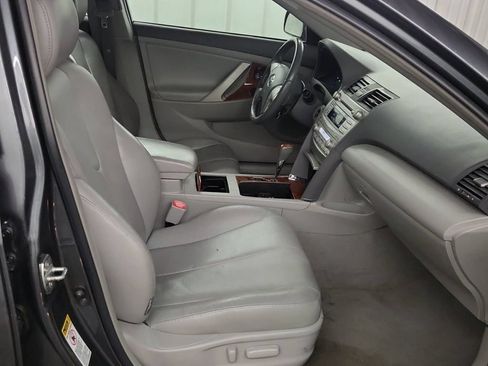 Used 2011 Toyota Camry Hybrid w/ Leather Pkg FWD image 4