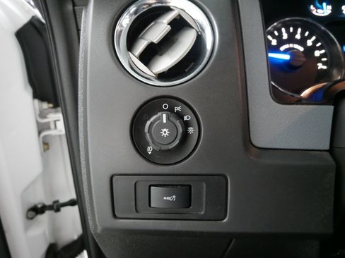 Used 2014 Ford F150 XLT image 26
