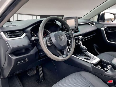 Used 2021 Toyota RAV4 LE image 13