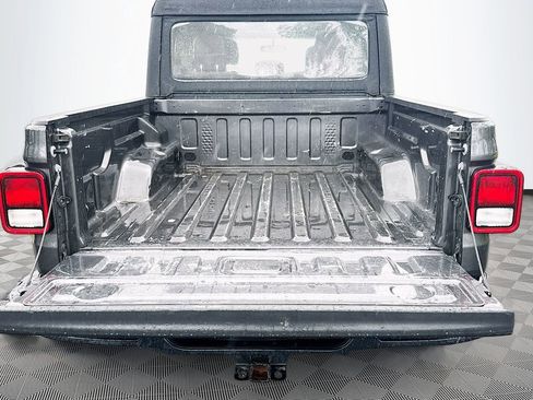 Used 2023 Jeep Gladiator Sport AWD/4WD image 30