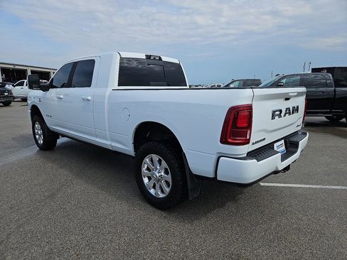 Used 2026 RAM 2500 Laramie AWD/4WD image 4