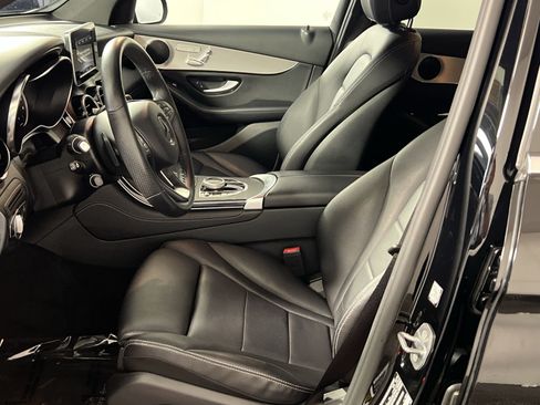 Used 2019 Mercedes-Benz GLC 300 4MATIC image 13