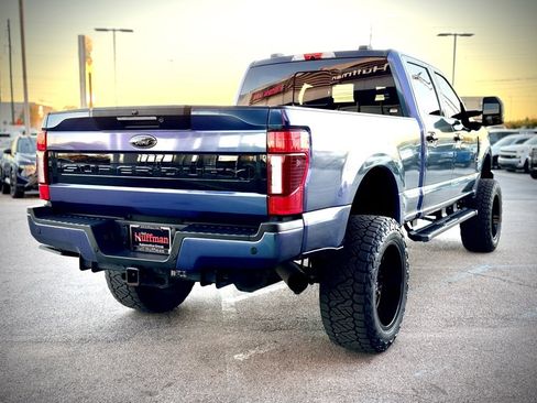 Used 2022 Ford F350 Lariat w/ Black Appearance Package image 6