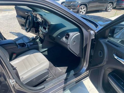 Used 2014 Dodge Charger SE RWD image 26