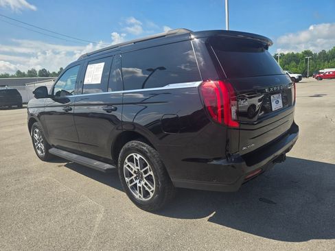 Used 2025 Ford Expedition Active AWD/4WD image 3