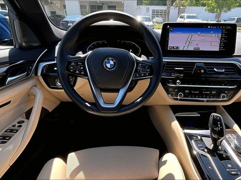 Certified 2023 BMW 530i w/ Premium Package RWD image 6