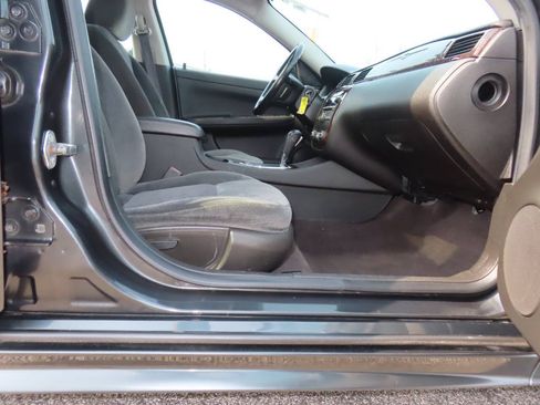 Used 2014 Chevrolet Impala LT w/ LT Sunroof Package FWD image 17