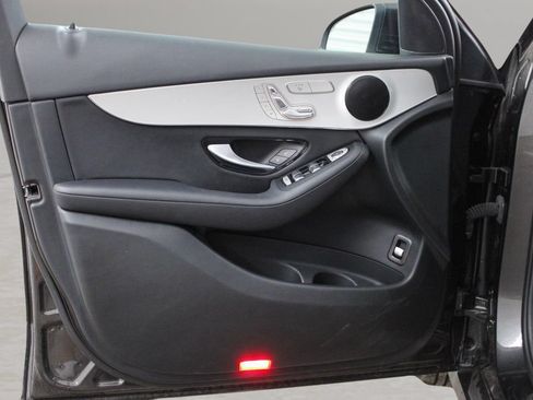 Used 2022 Mercedes-Benz GLC 300 image 16