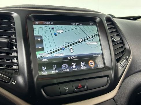 Used 2018 Jeep Cherokee Limited image 33