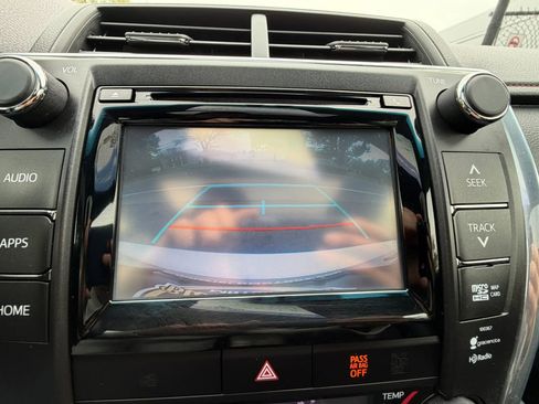 Used 2015 Toyota Camry SE w/ Moonroof Package FWD image 27