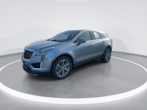Used 2025 Cadillac XT5 Premium Luxury image 4