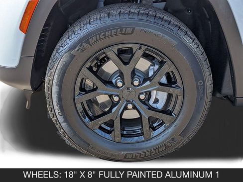 Used 2025 Jeep Grand Cherokee Altitude AWD/4WD image 11